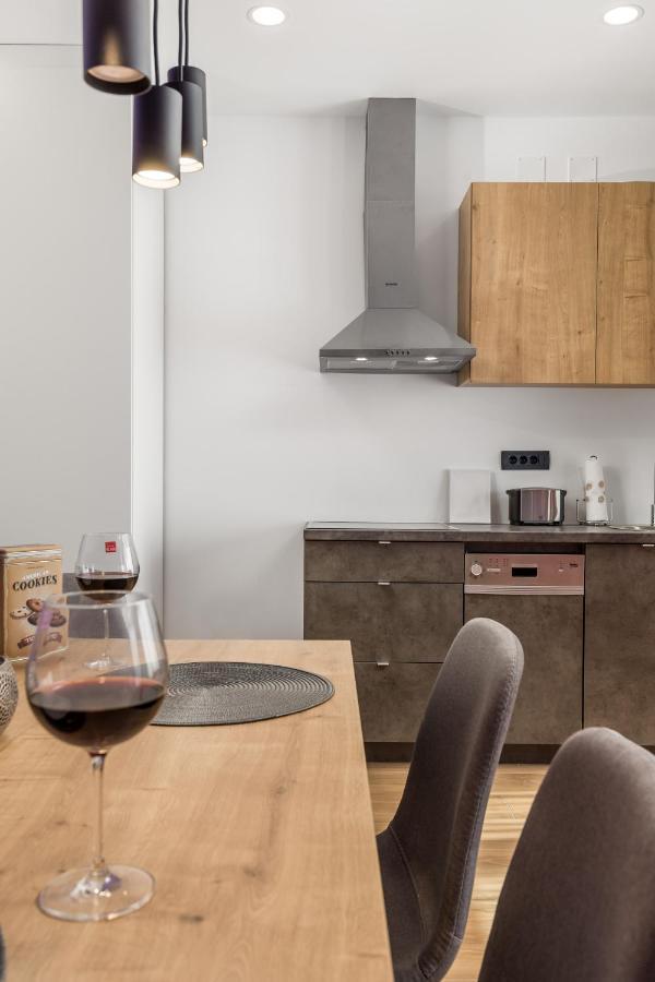 Apartments Trio Рийека Екстериор снимка